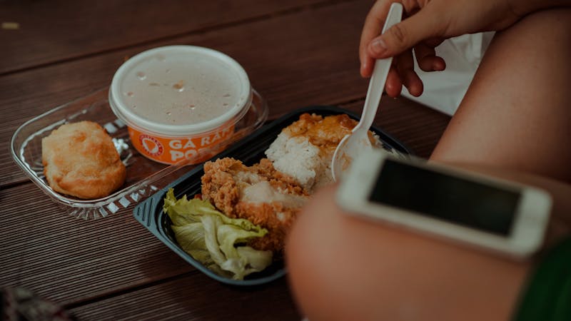Classic hand-breaded chicken tenders 3 piece with dipping sauce